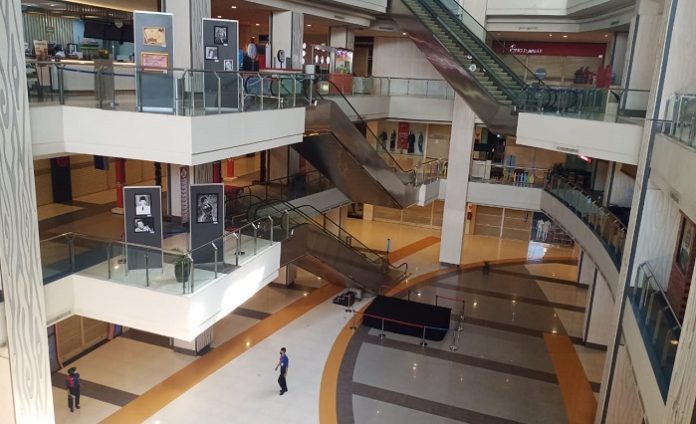 WhatsApp-Image-2021-07-30-at-11.24.29-AM Suasana di CSB Mall Kota Cirebon yang tutup sementara, karena PPKM Level 4.