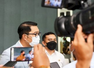 Gubernur Jawa Barat Ridwan Kamil menuturkan membangun sebuah kota baru harus memiliki identitas dan kearifan lokal. (humas jabar)