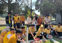 Peringati HUT Ormas MKGR Ke 65, DPD Ormas MKGR Jabar Gelar Ziarah dan Tabur Bunga